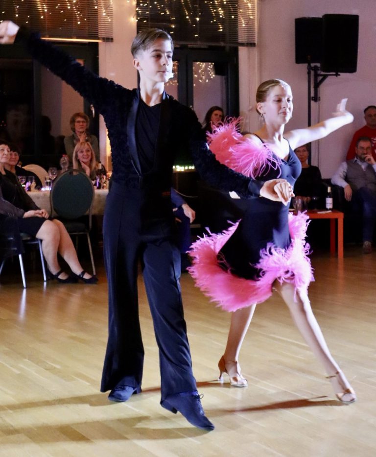 Moritz und Hannah bei einem Wettbewerb